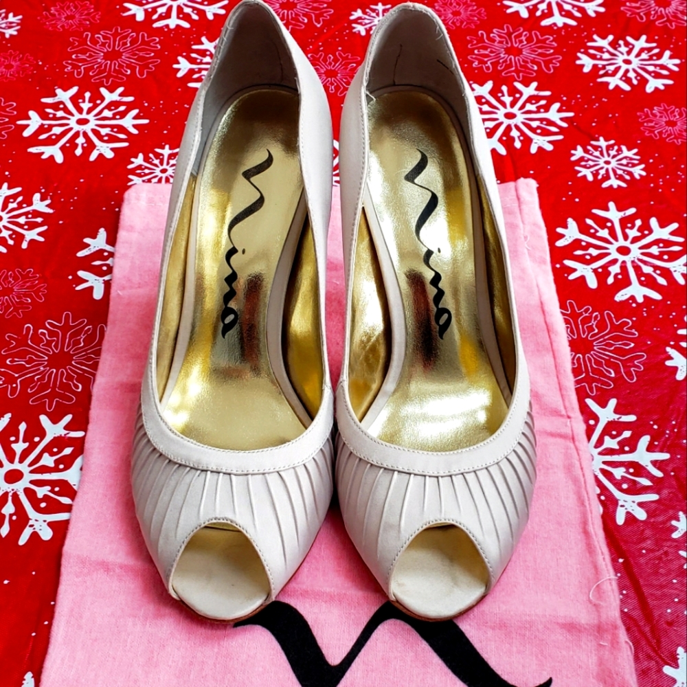 Nina peep toe heels, size 9
